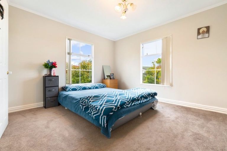 Photo of property in 14 Marguerita Place, West Harbour, Auckland, 0618