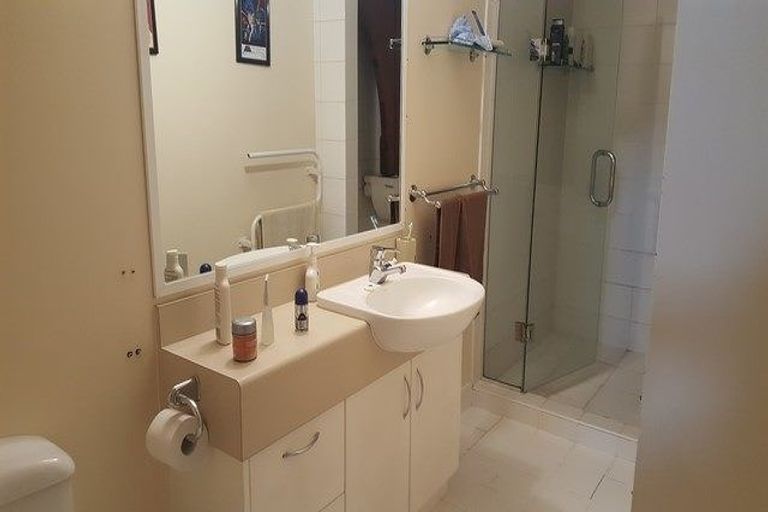 Photo of property in Whitmore Apartments, 1c/7 Stout Street, Wellington Central, Wellington, 6011