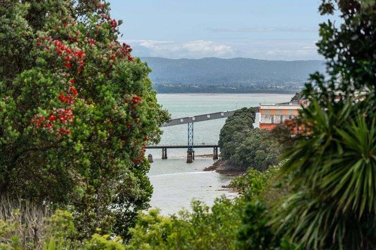 Photo of property in 32a Palmerston Road, Birkenhead, Auckland, 0626