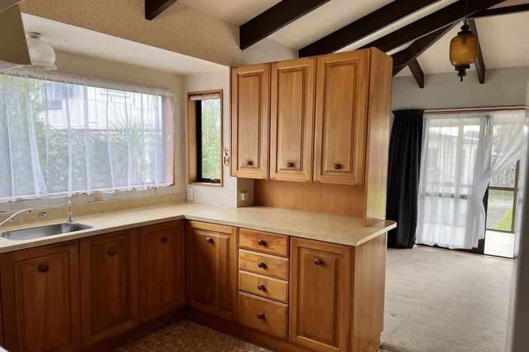 Photo of property in 22 Hicks Crescent, Waikanae Beach, Waikanae, 5036