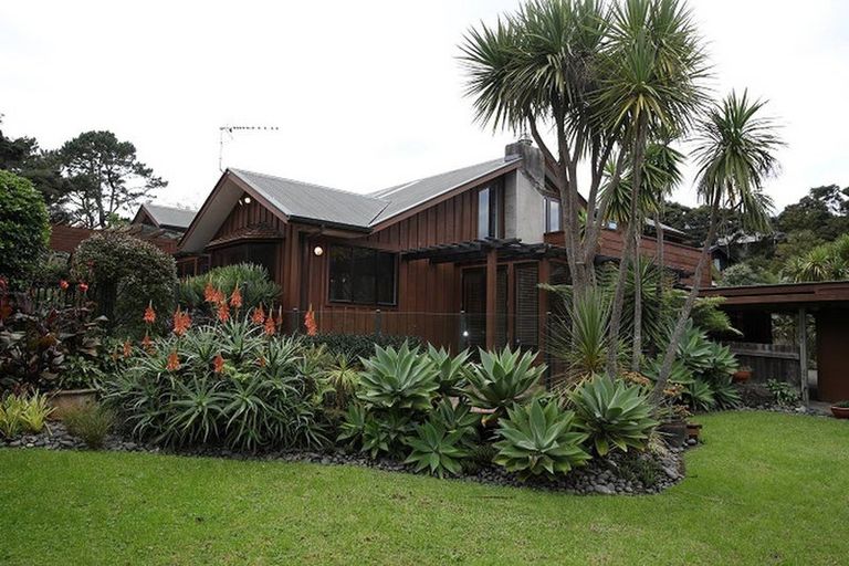 Photo of property in 1 The Knoll, Greenhithe, Auckland, 0632