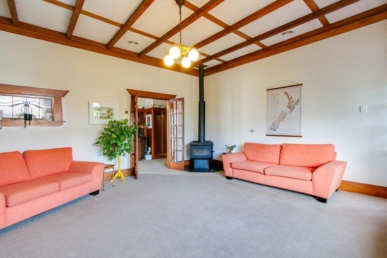 Photo of property in 17 May Avenue, Hospital Hill, Napier, 4110