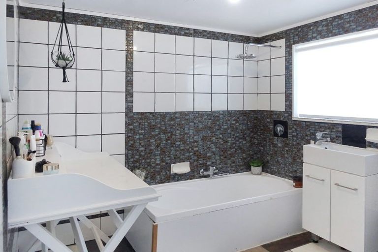 Photo of property in 23 Nash Parade, Foxton Beach, Foxton, 4815