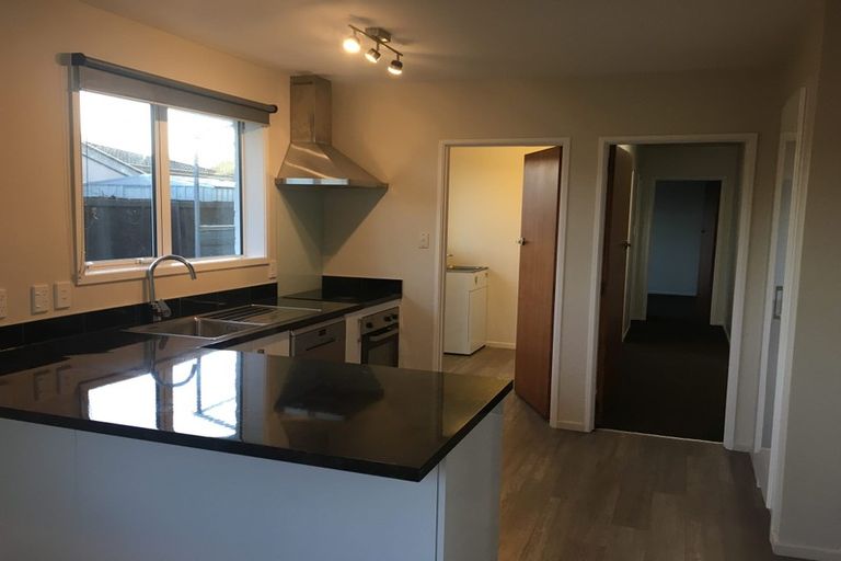 Photo of property in 2/7b Camrose Place, Ilam, Christchurch, 8041