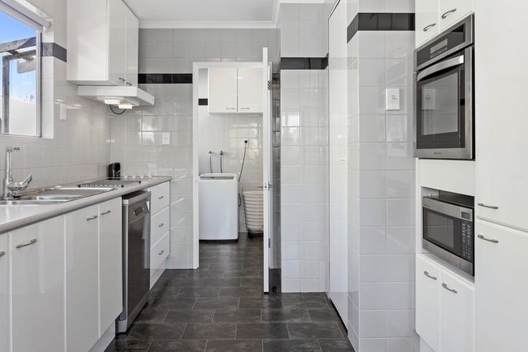 Photo of property in 1 Ensors Place, Waikuku Beach, 7402