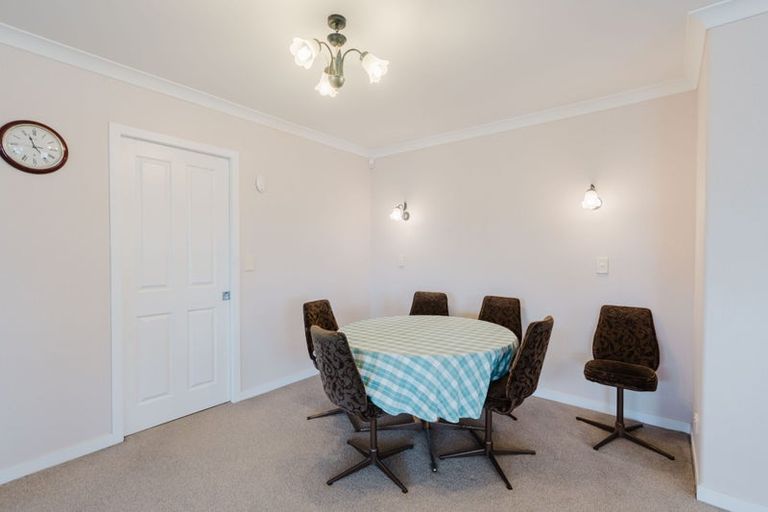 Photo of property in 82 Rototuna Road, Rototuna, Hamilton, 3210