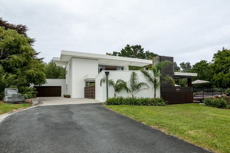 Photo of property in 531 South Road, Omata, New Plymouth, 4374