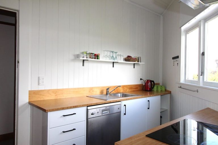 Photo of property in 77 Cordelia Street, Stratford, 4332