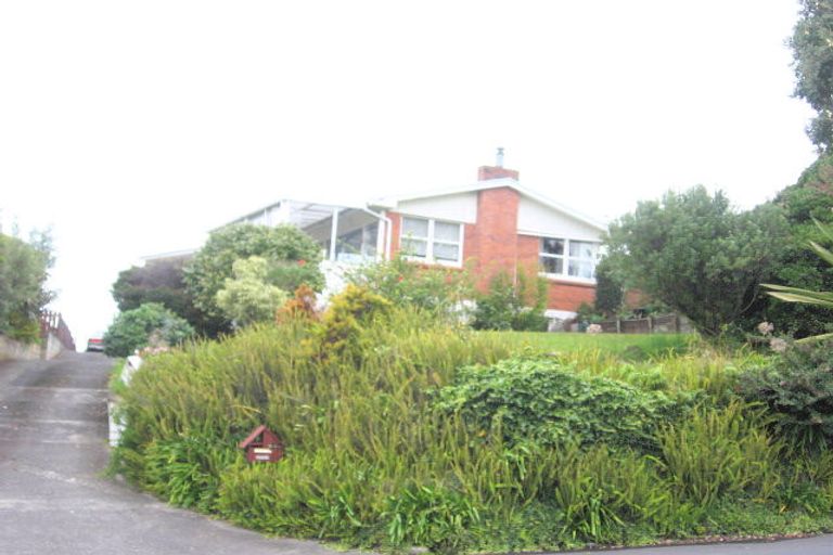 Photo of property in 1/24 Pigeon Mountain Road, Half Moon Bay, Auckland, 2012
