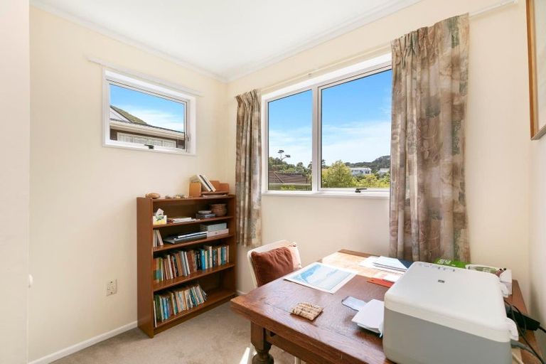 Photo of property in 9 Epping Grove, Karori, Wellington, 6012