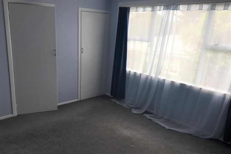 Photo of property in 1 River Road, Te Atatu Peninsula, Auckland, 0610