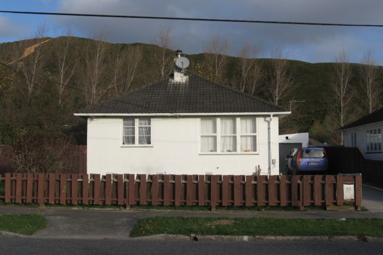 Photo of property in 58 Strand Crescent, Naenae, Lower Hutt, 5011