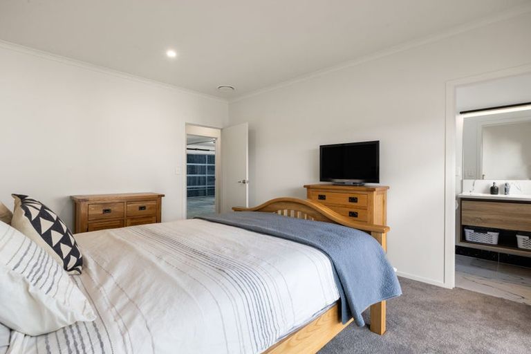 Photo of property in 28 Waireka Road, Rototuna North, Hamilton, 3210