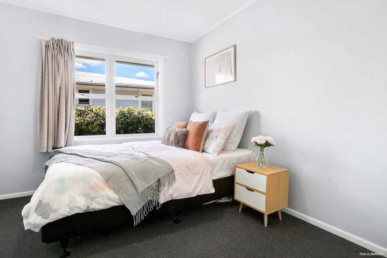 Photo of property in 9 Reiman Street, New Lynn, Auckland, 0600