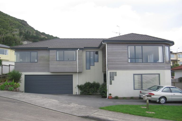 Photo of property in 12 Meadowcroft Grove, Johnsonville, Wellington, 6037
