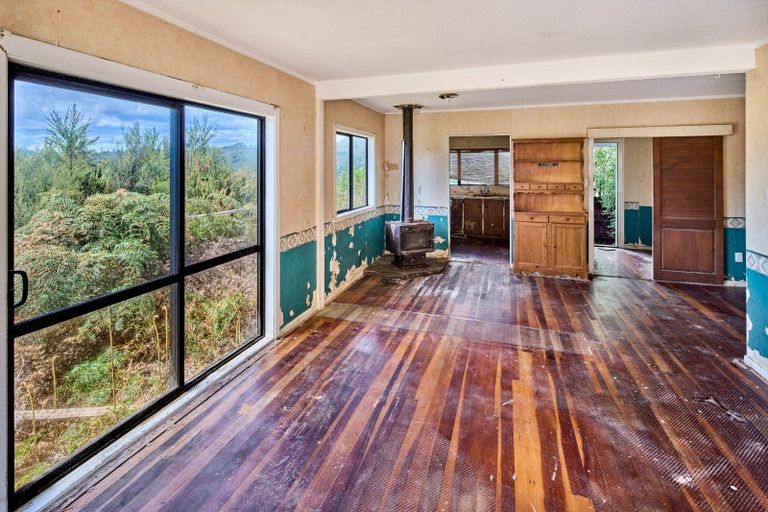 Photo of property in 71 Logie Street, Stokes Valley, Lower Hutt, 5019