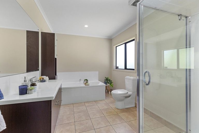 Photo of property in 16a Eastcott Grove, Churton Park, Wellington, 6037