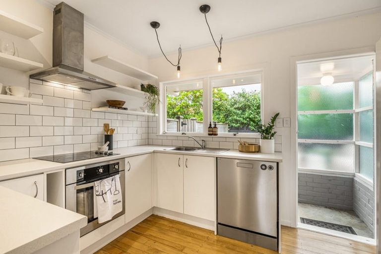 Photo of property in 3/17 Saltburn Road, Milford, Auckland, 0620