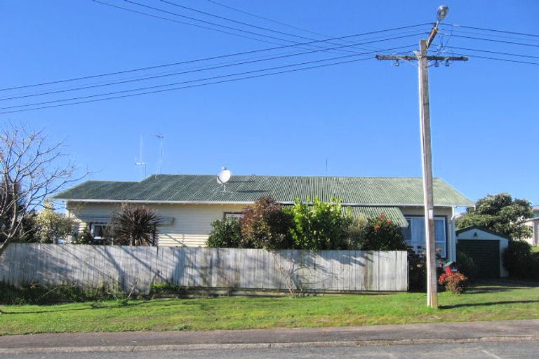 Photo of property in 1 Huia Avenue, Forest Lake, Hamilton, 3200