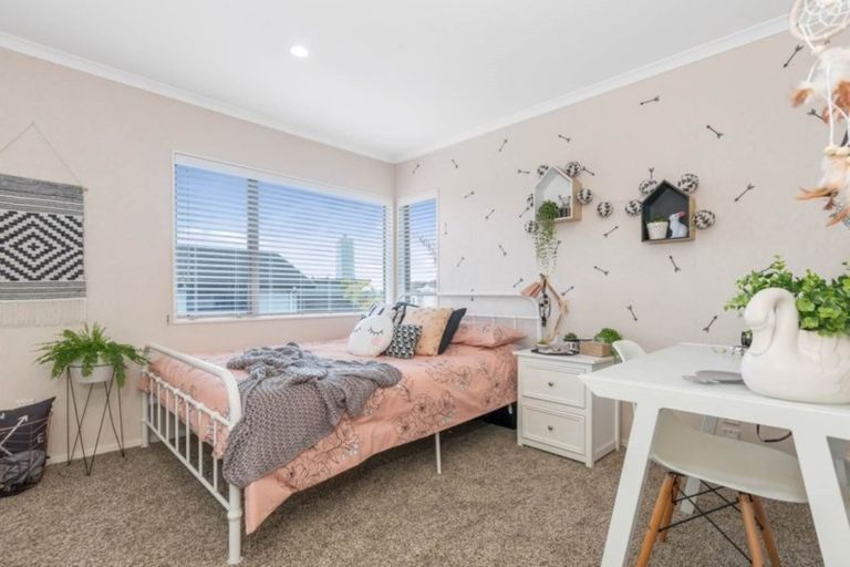 Photo of property in 9 Breon Place, Flat Bush, Auckland, 2016