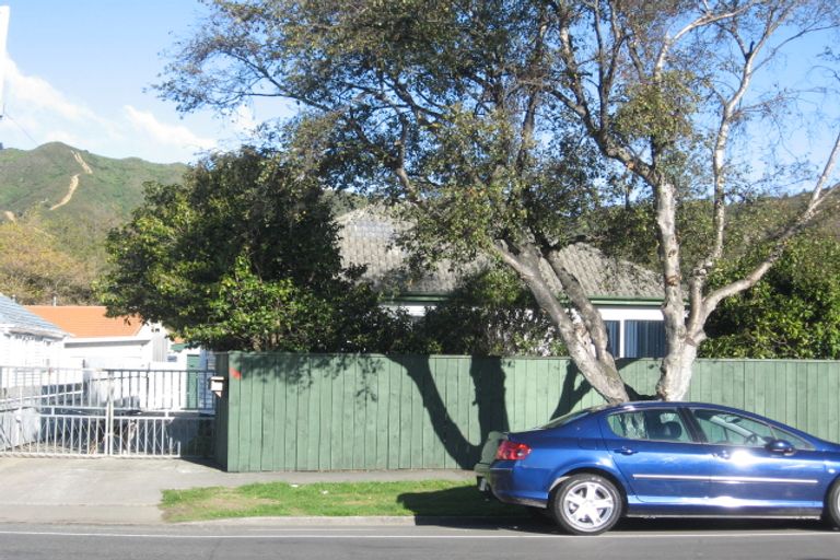 Photo of property in 128 Naenae Road, Naenae, Lower Hutt, 5011