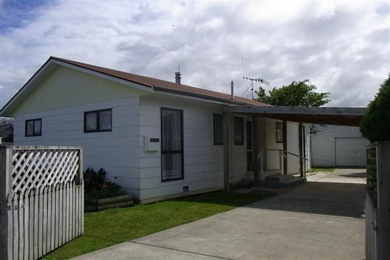 Photo of property in 14 Dellys Grove, Levin, 5510