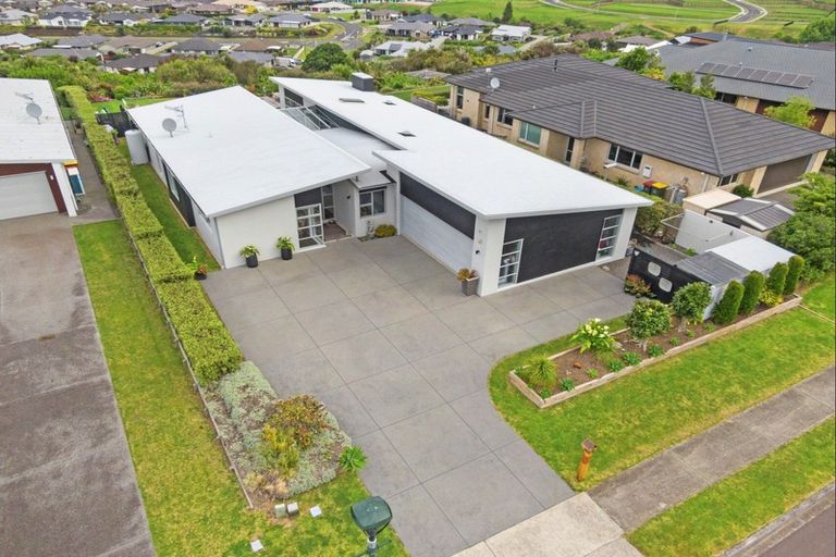 Photo of property in 16 Holyoake Terrace, Omokoroa, 3114