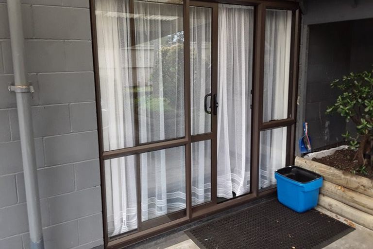 Photo of property in 64 Glenbervie Crescent, Massey, Auckland, 0614