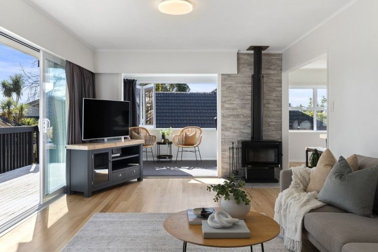 Photo of property in 17 Laurelwood Avenue, Pukekohe, 2120