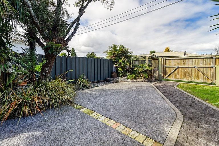 Photo of property in 21a Charles Road, Hannahs Bay, Rotorua, 3010