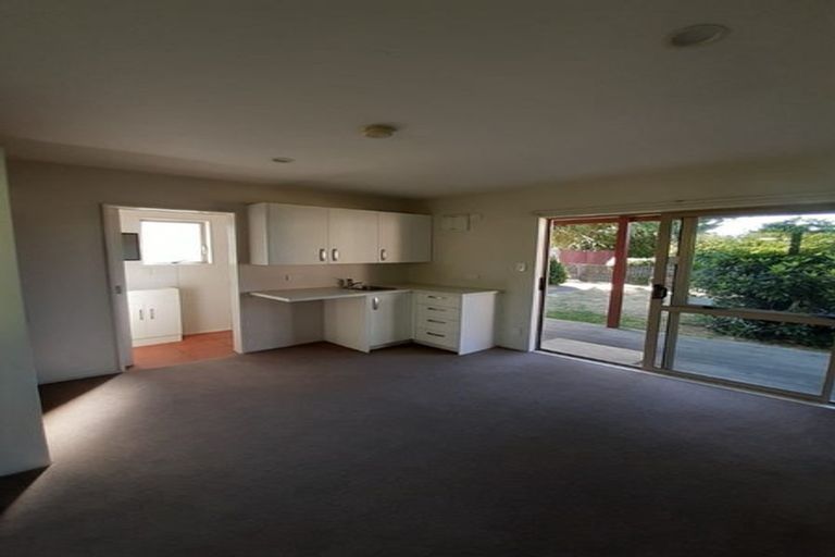 Photo of property in 10 Garvins Road, Hornby, Christchurch, 8042