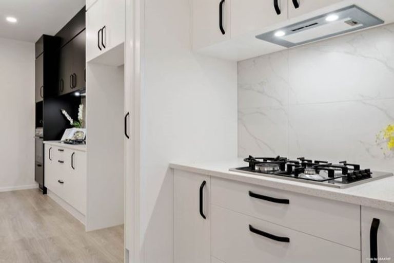 Photo of property in 2 Fjord Way, Karaka, Papakura, 2113