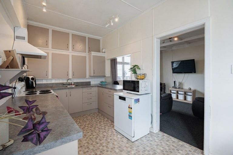 Photo of property in 3 Andrew Street, Marewa, Napier, 4110