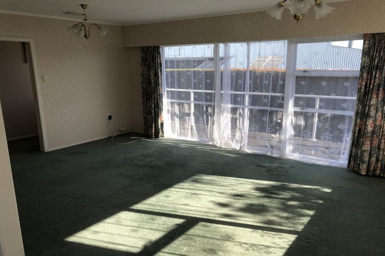 Photo of property in 11 Kennedy Place, Merrilands, New Plymouth, 4312