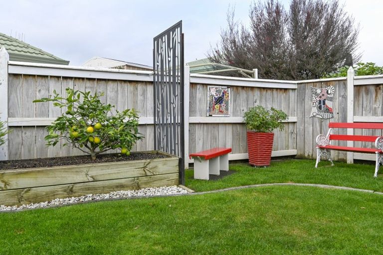 Photo of property in 2/212 Grove Road, Mayfair, Hastings, 4122