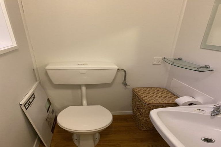 Photo of property in 70 Homebush Road, Khandallah, Wellington, 6035