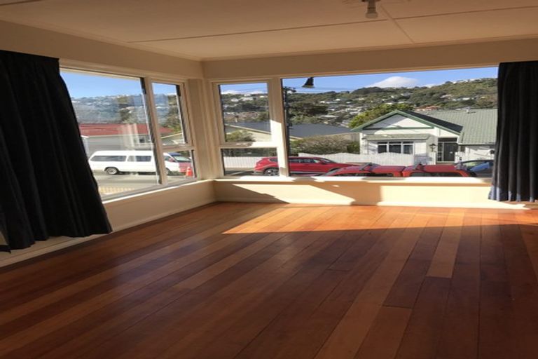 Photo of property in 24 Severn Street, Island Bay, Wellington, 6023