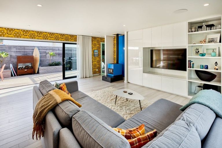 Photo of property in 15 Rua Street, Lyall Bay, Wellington, 6022