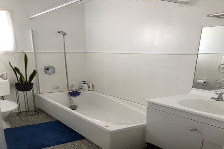 Photo of property in 1/54 Richards Avenue, Forrest Hill, Auckland, 0620