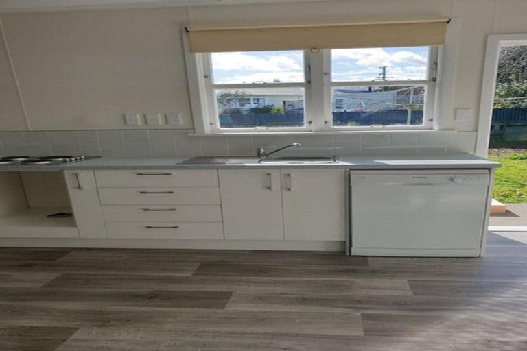 Photo of property in 1 Alice Place, Levin, 5510