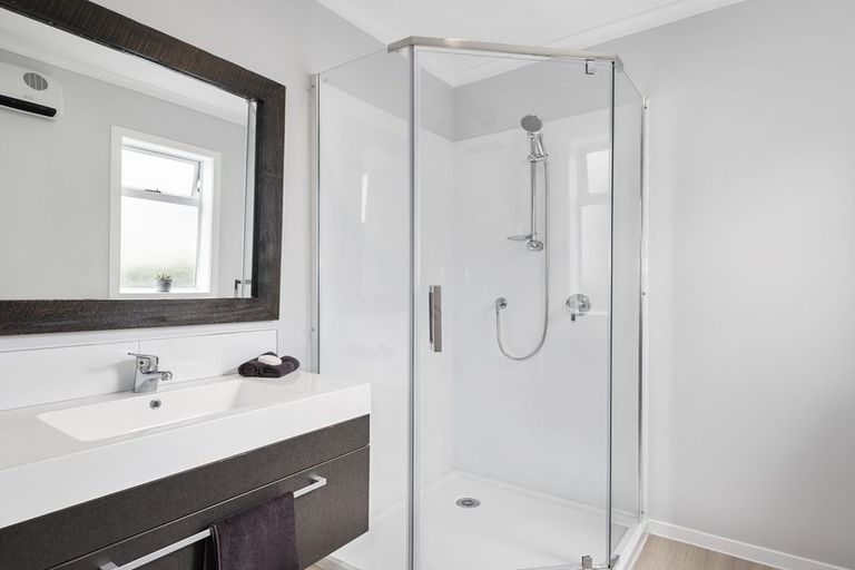 Photo of property in 256 Oxford Street, South Dunedin, Dunedin, 9012