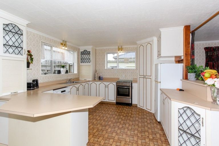 Photo of property in 7 Parris Street, Waitara, 4320