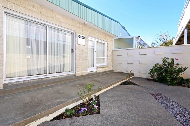 Photo of property in 10 North Terrace, Westshore, Napier, 4110