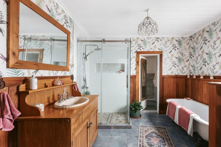 Photo of property in 19 Hydro Road, Edgecumbe, 3120