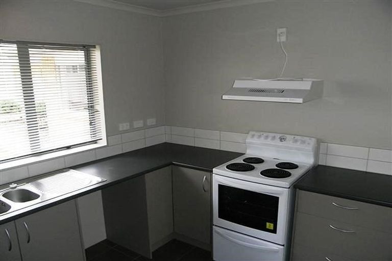 Photo of property in 28 Kellett Road, Ranui, Auckland, 0612