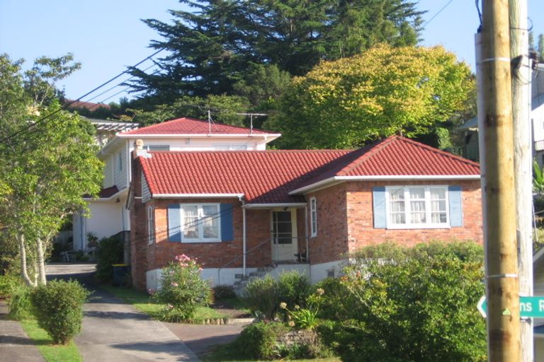 Photo of property in 2/14 Hogans Road, Glenfield, Auckland, 0629