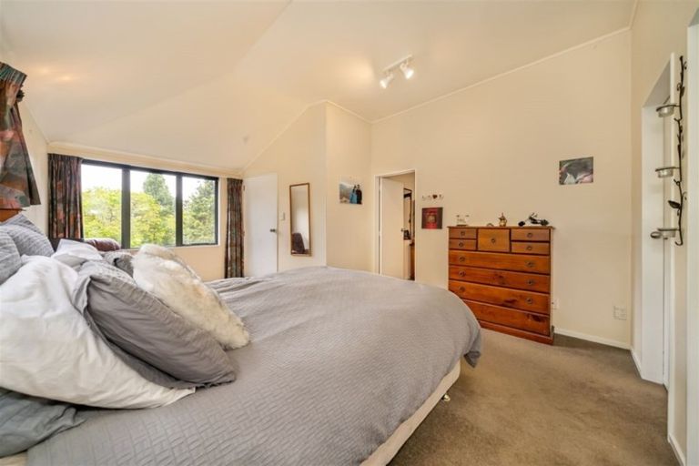 Photo of property in 21 Elmslie Road, Pinehaven, Upper Hutt, 5019