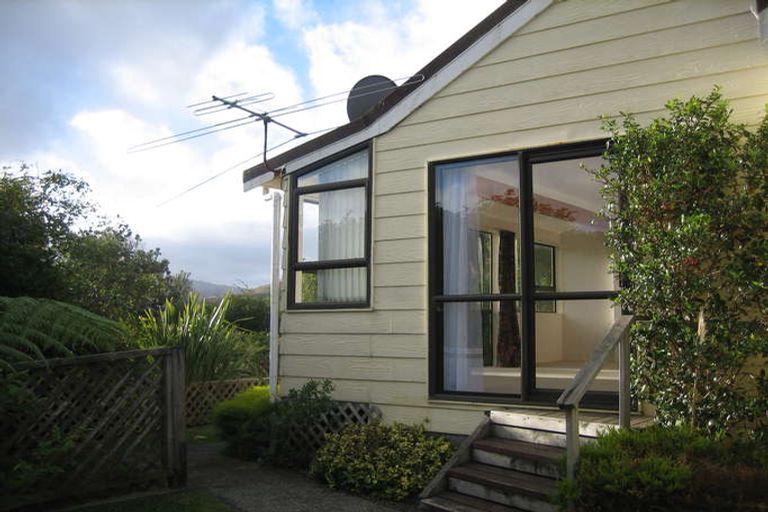 Photo of property in 6a Otonga Way, Churton Park, Wellington, 6037