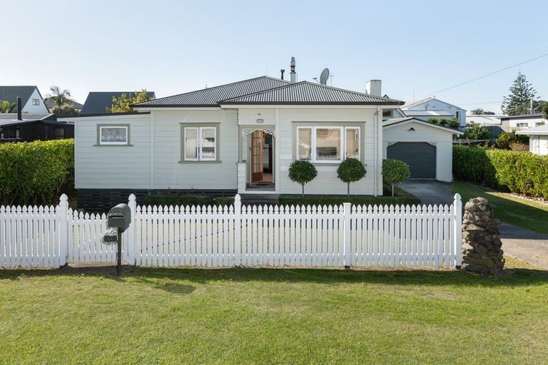 Photo of property in 24 Percy Road, Papamoa Beach, Papamoa, 3118