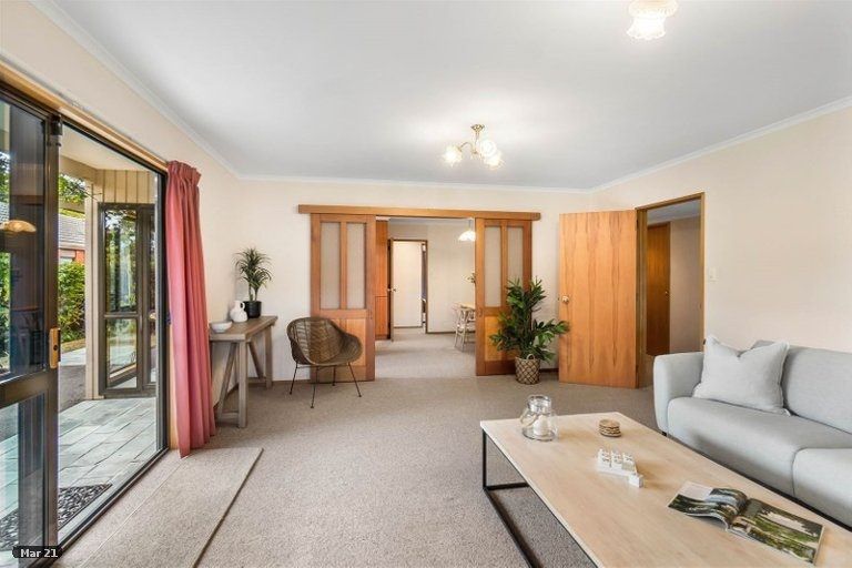 Photo of property in 1/110 Saint James Avenue, Papanui, Christchurch, 8053